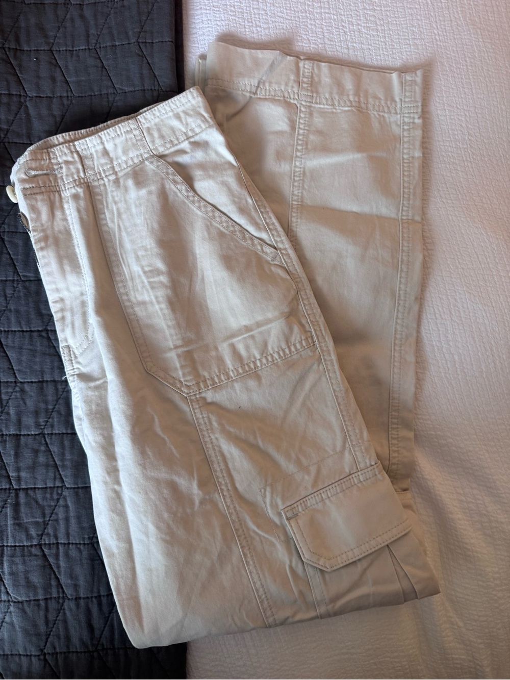 Abercrombie & Fitch Women's Light Beige Cargo Pants